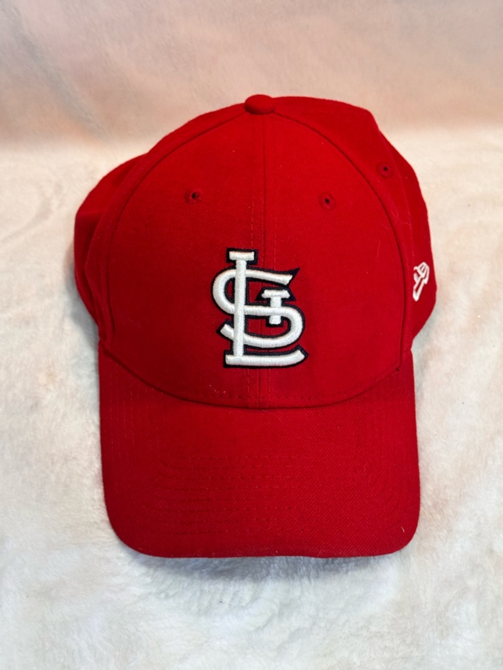 New Era Black and Red Fitted Cap Interior Label